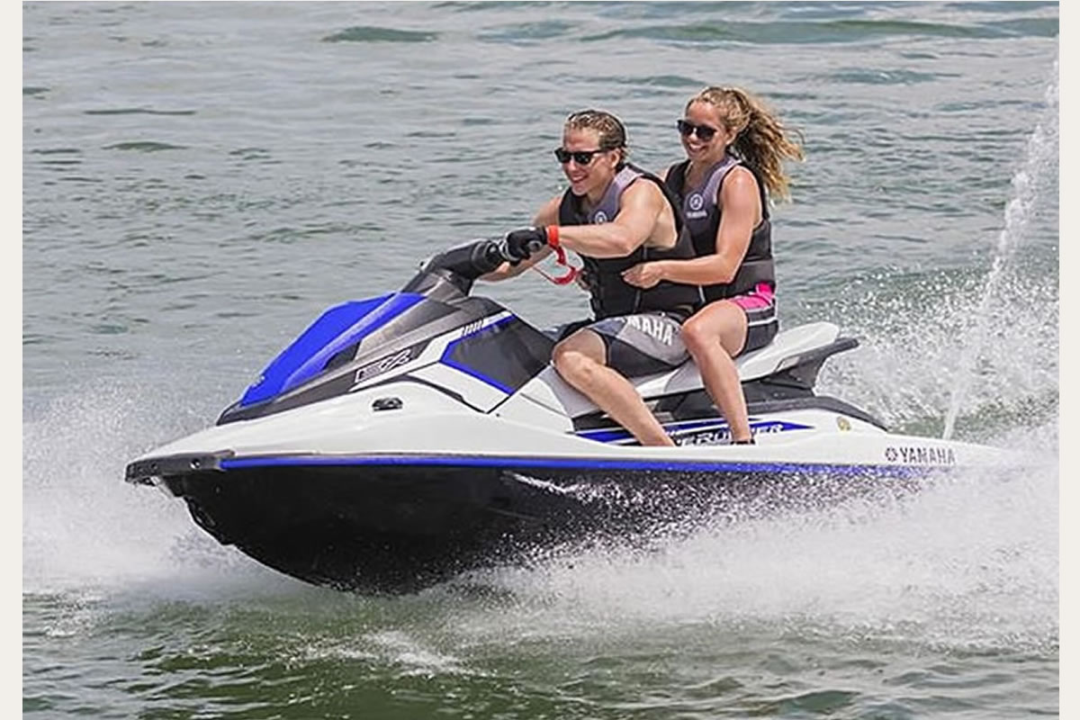 Jet ski et parasailing à Hersonissos en Crète